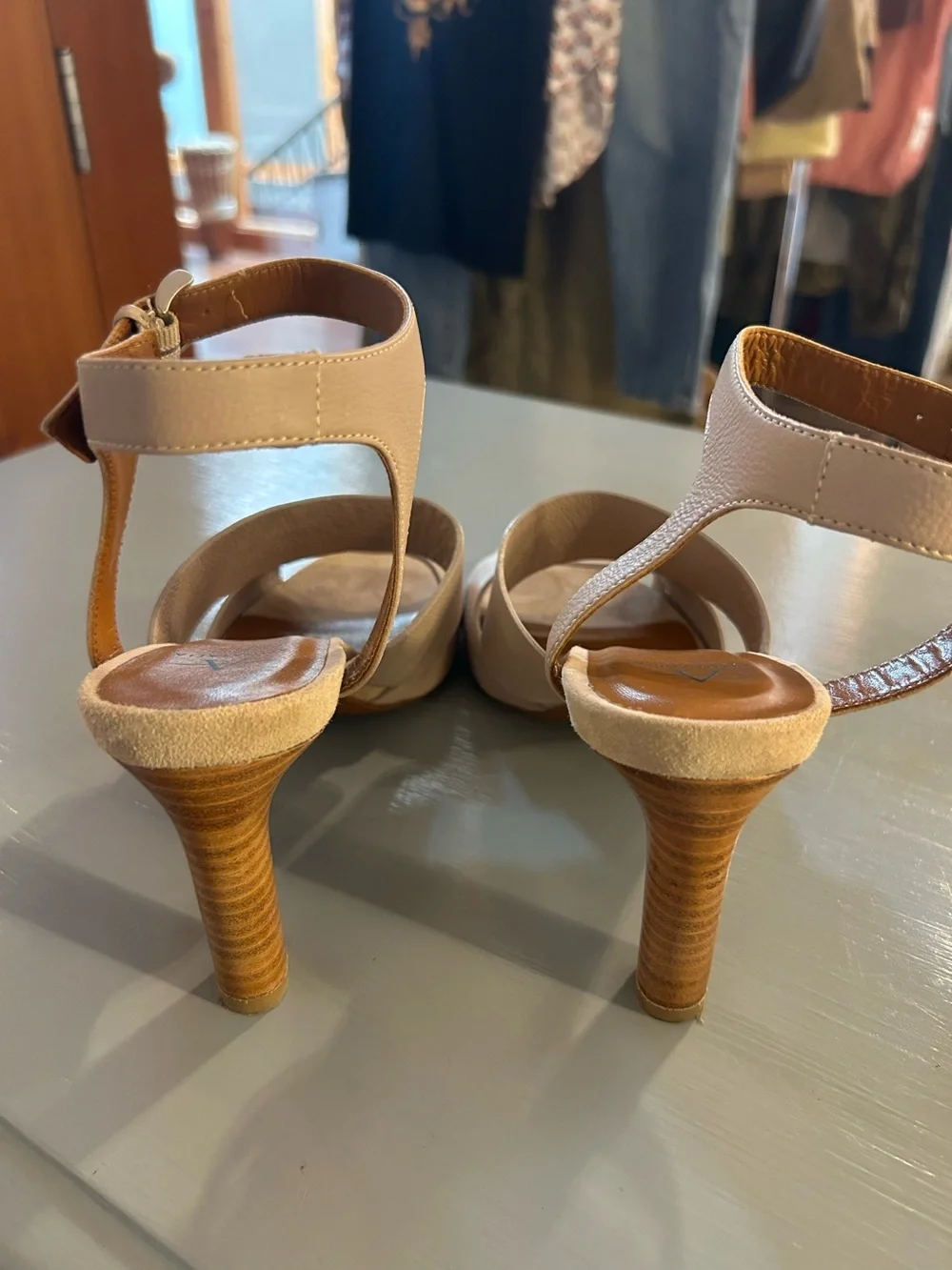 Aquatalia Women’s Basha Soft Tumbled Leather Heels Taupe Ankle Strap Shoes 9